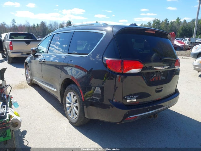 2019 Chrysler Pacifica Touring L მანქანა იყიდება აუქციონზე, vin: 2C4RC1BG9KR555245, აუქციონის ნომერი: 44865482