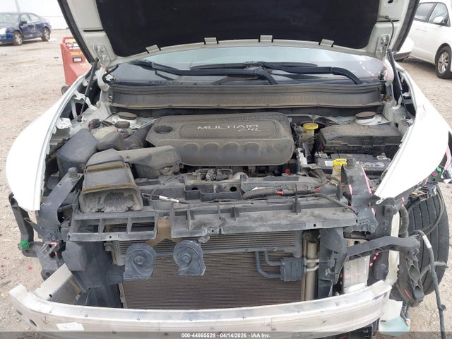 44865528 :رقم المزاد ، 1C4PJLCB6HW623299 vin ، 2017 Jeep Cherokee Latitude Fwd مزاد بيع