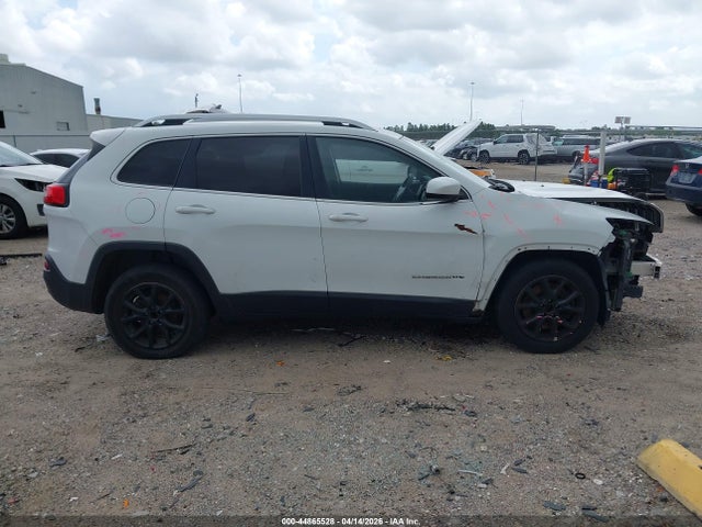 44865528 :رقم المزاد ، 1C4PJLCB6HW623299 vin ، 2017 Jeep Cherokee Latitude Fwd مزاد بيع