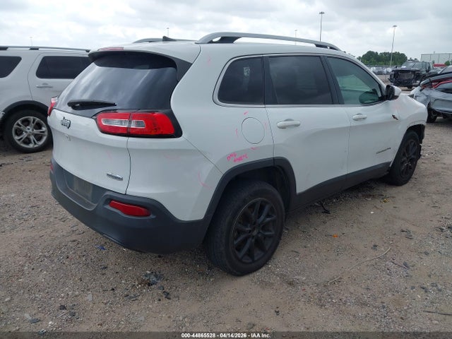 44865528 :رقم المزاد ، 1C4PJLCB6HW623299 vin ، 2017 Jeep Cherokee Latitude Fwd مزاد بيع