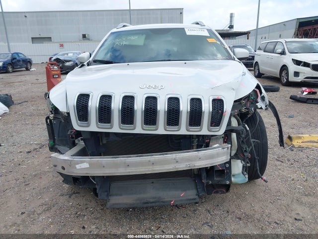 44865528 :رقم المزاد ، 1C4PJLCB6HW623299 vin ، 2017 Jeep Cherokee Latitude Fwd مزاد بيع