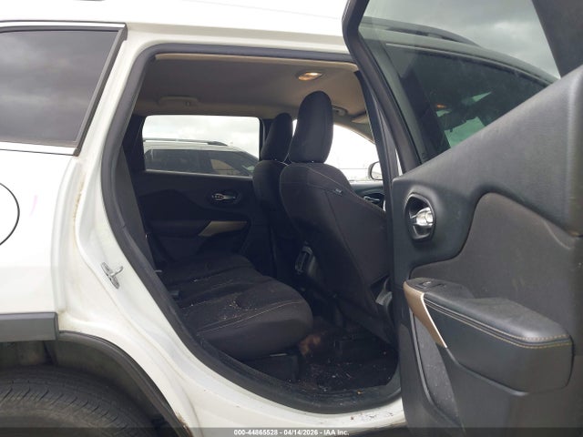 44865528 :رقم المزاد ، 1C4PJLCB6HW623299 vin ، 2017 Jeep Cherokee Latitude Fwd مزاد بيع
