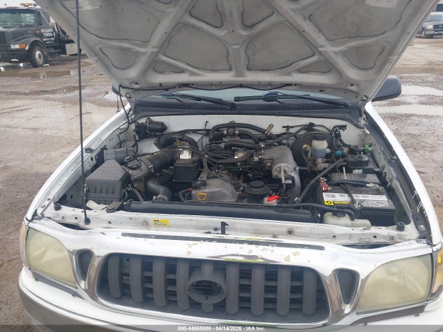2001 Toyota Tacoma მანქანა იყიდება აუქციონზე, vin: 5TEVL52N61Z795155, აუქციონის ნომერი: 44865595