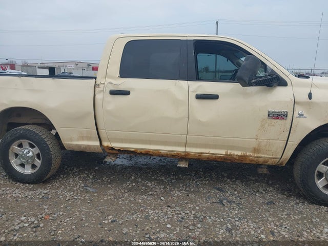 44865636 :رقم المزاد ، 3D7UT2CL2BG523826 vin ، 2011 Ram Ram 2500 Slt مزاد بيع