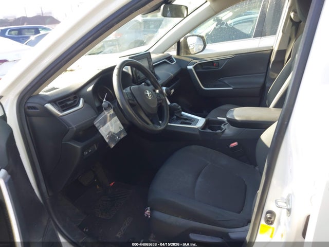 Toyota RAV4 LE 2019 JTMH1RFV8KD031452 Image 5