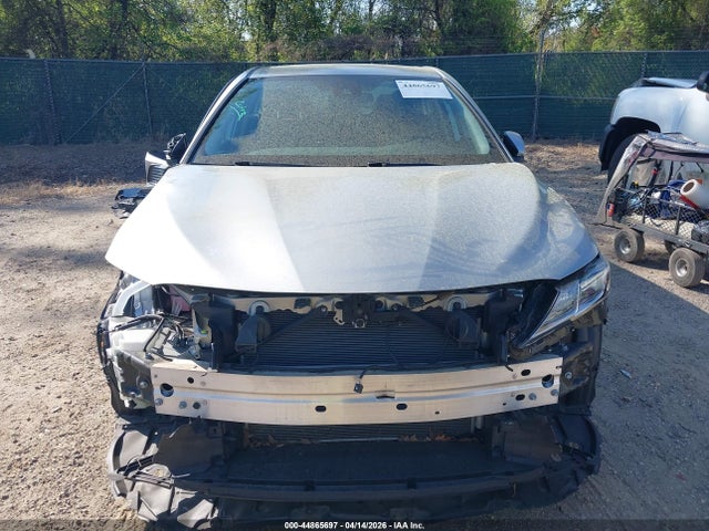 2021 Toyota Camry Le მანქანა იყიდება აუქციონზე, vin: 4T1C11AK1MU458818, აუქციონის ნომერი: 44865697