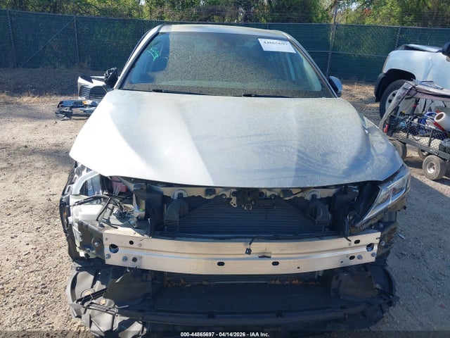 2021 Toyota Camry Le მანქანა იყიდება აუქციონზე, vin: 4T1C11AK1MU458818, აუქციონის ნომერი: 44865697