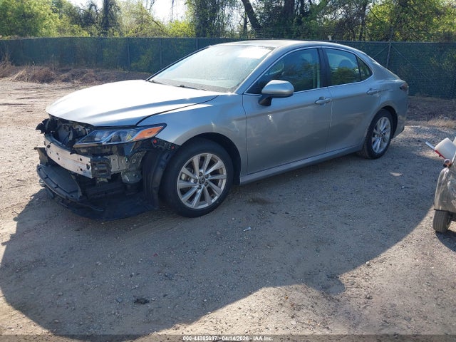 2021 Toyota Camry Le მანქანა იყიდება აუქციონზე, vin: 4T1C11AK1MU458818, აუქციონის ნომერი: 44865697