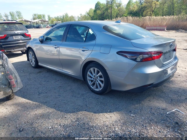 2021 Toyota Camry Le მანქანა იყიდება აუქციონზე, vin: 4T1C11AK1MU458818, აუქციონის ნომერი: 44865697