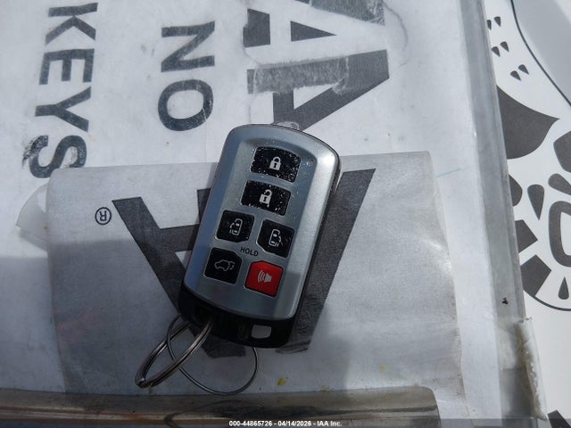 Продаж на аукціоні авто 2016 Toyota Sienna Xle 8 Passenger, vin: 5TDYK3DCXGS734395, номер лоту: 44865726