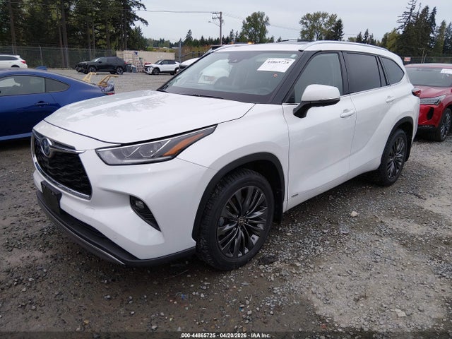 Продажа на аукционе авто 2022 Toyota Highlander Hybrid Platinum, vin: 5TDEBRCH1NS084307, номер лота: 44865725