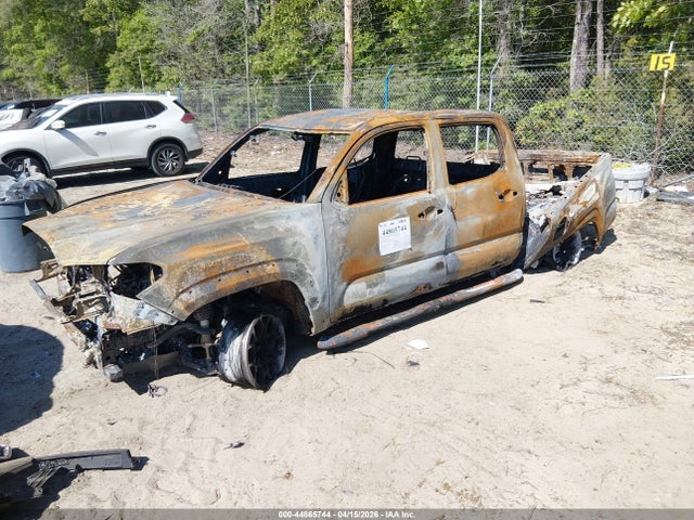 44865744 :رقم المزاد ، 5TFCZ5ANXJX132718 vin ، 2018 Toyota Tacoma Sr5 V6 مزاد بيع