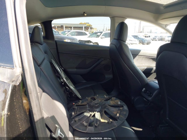 44865747 :رقم المزاد ، 5YJYGDEE5MF204102 vin ، 2021 Tesla Model Y Long Range Dual Motor All-wheel Drive مزاد بيع