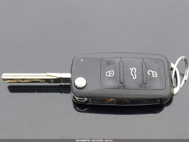 3VWD17AJXFM288563 Volkswagen Jetta 1.8t Se