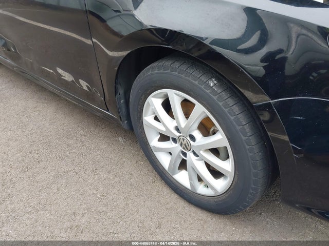 3VWD17AJXFM288563 Volkswagen Jetta 1.8t Se