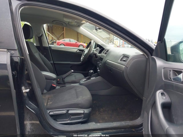 3VWD17AJXFM288563 Volkswagen Jetta 1.8t Se
