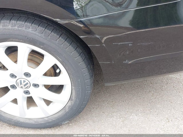 3VWD17AJXFM288563 Volkswagen Jetta 1.8t Se