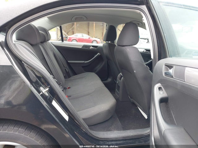 3VWD17AJXFM288563 Volkswagen Jetta 1.8t Se