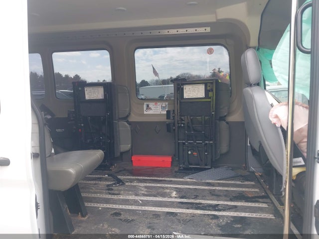 Ford Transit-150 2018 1FTYE2CM2JKB43164 Image 8