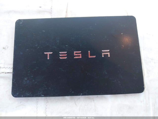 44865788 :رقم المزاد ، 7SAYGDEE7RF163837 vin ، 2024 Tesla Model Y Long Range Dual Motor All-wheel Drive مزاد بيع