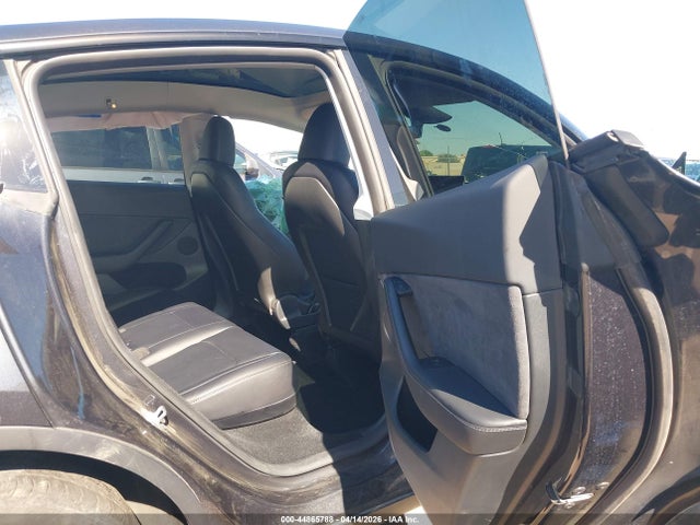 2024 Tesla Model Y Long Range Dual Motor All-wheel Drive მანქანა იყიდება აუქციონზე, vin: 7SAYGDEE7RF163837, აუქციონის ნომერი: 44865788