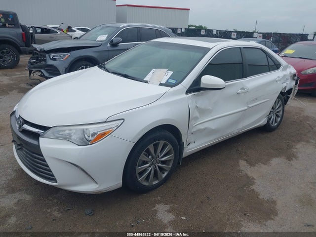 44865822 :رقم المزاد ، 4T1BF1FK7HU726007 vin ، 2017 Toyota Camry Xle مزاد بيع