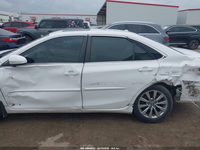 44865822 :رقم المزاد ، 4T1BF1FK7HU726007 vin ، 2017 Toyota Camry Xle مزاد بيع