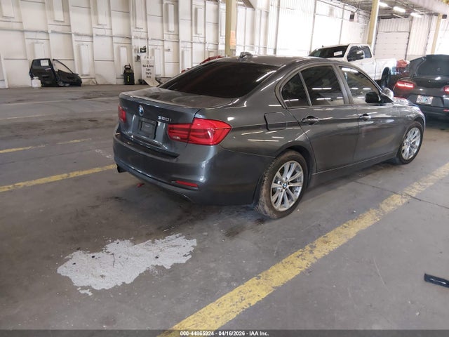2017 Bmw 320i Xdrive მანქანა იყიდება აუქციონზე, vin: WBA8A3C34HK692137, აუქციონის ნომერი: 44865924