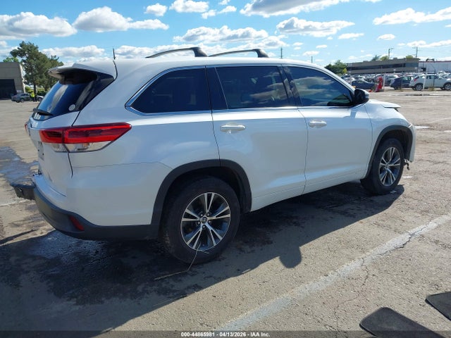 5TDZARFH4HS023487 Toyota Highlander Le