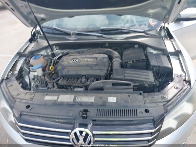 2014 Volkswagen Passat 1.8t Se მანქანა იყიდება აუქციონზე, vin: 1VWBS7A3XEC045437, აუქციონის ნომერი: 44866015