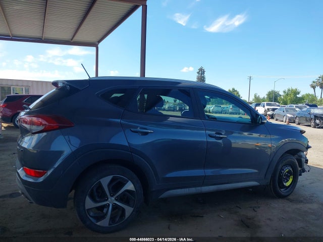 KM8J33A21HU525839 Hyundai Tucson Sport