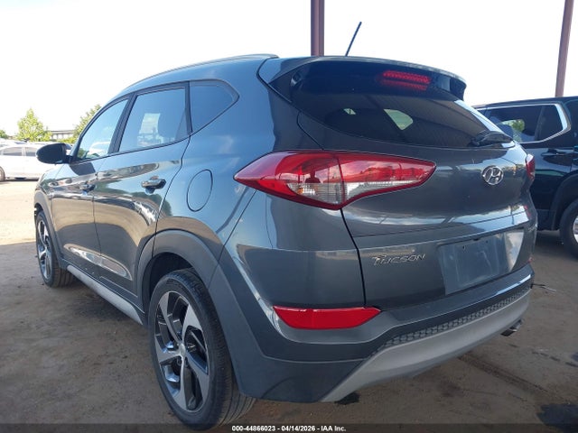 KM8J33A21HU525839 Hyundai Tucson Sport