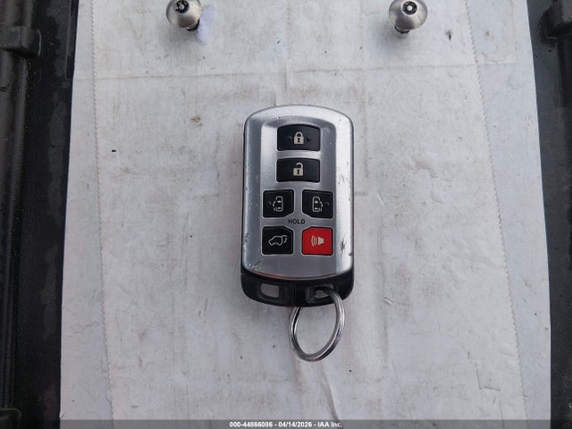 2011 TOYOTA SIENNA 5TDYK3DC5BS091253 Photo 10