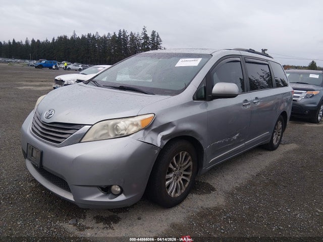 2011 TOYOTA SIENNA 5TDYK3DC5BS091253 Photo 1