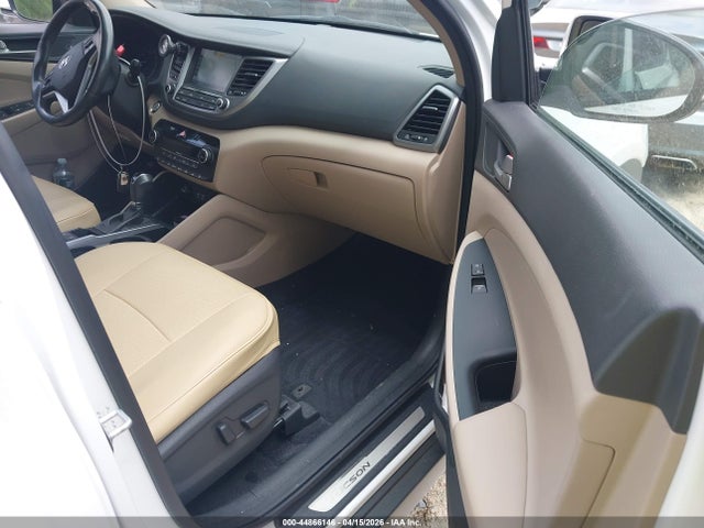 2018 Hyundai Tucson Limited მანქანა იყიდება აუქციონზე, vin: KM8J3CA29JU674232, აუქციონის ნომერი: 44866146