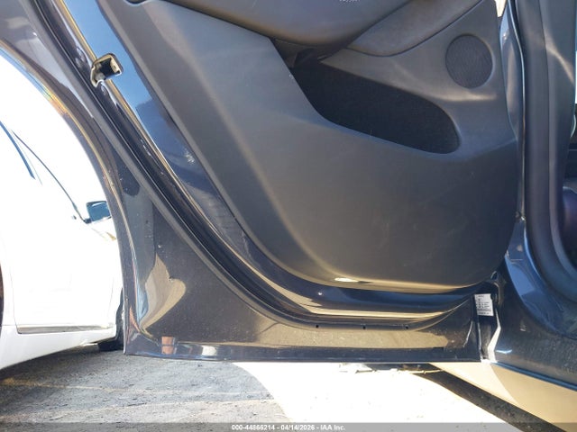 2024 Tesla Model Y Long Range Dual Motor All-wheel Drive მანქანა იყიდება აუქციონზე, vin: 7SAYGAEE2RF131764, აუქციონის ნომერი: 44866214