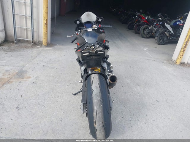 2024 Aprilia Rsv4 1100 მანქანა იყიდება აუქციონზე, vin: ZD4KYUA01RS001123, აუქციონის ნომერი: 44866279