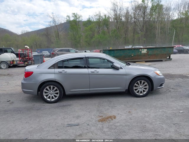 2014 Chrysler 200 Touring მანქანა იყიდება აუქციონზე, vin: 1C3CCBBG5EN106999, აუქციონის ნომერი: 44866291