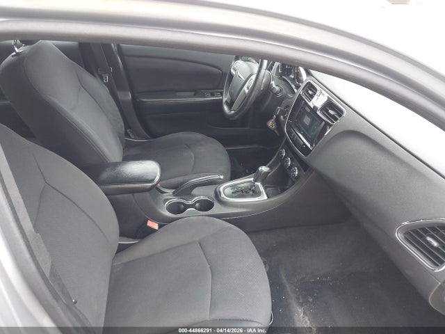 2014 Chrysler 200 Touring მანქანა იყიდება აუქციონზე, vin: 1C3CCBBG5EN106999, აუქციონის ნომერი: 44866291