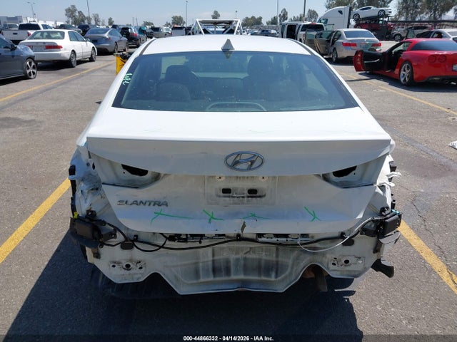 5NPD84LFXJH376372 Hyundai ELANTRA SEL