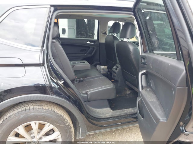 44866364 :رقم المزاد ، 3VV3B7AX0JM167227 vin ، 2018 Volkswagen Tiguan 2.0t Se/2.0t Sel مزاد بيع