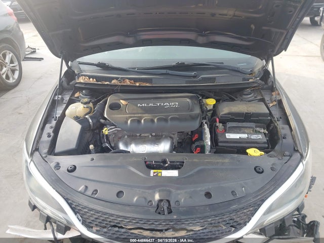 44866427 :رقم المزاد ، 1C3CCCCB5FN619034 vin ، 2015 Chrysler 200 C مزاد بيع