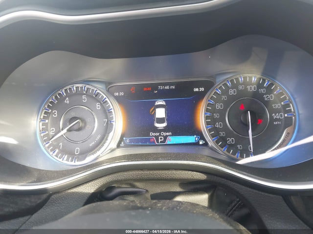 44866427 :رقم المزاد ، 1C3CCCCB5FN619034 vin ، 2015 Chrysler 200 C مزاد بيع