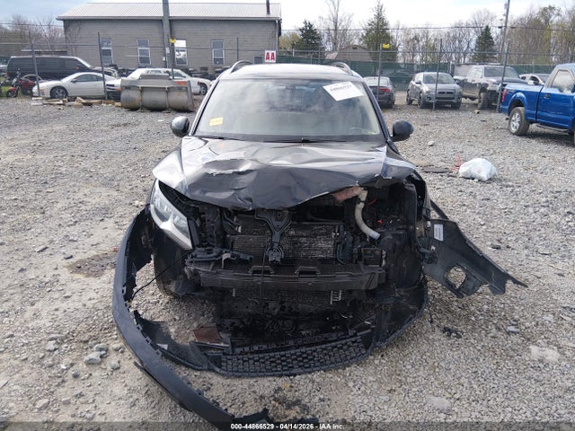 2016 Volkswagen Tiguan S მანქანა იყიდება აუქციონზე, vin: WVGAV7AX3GK000076, აუქციონის ნომერი: 44866529