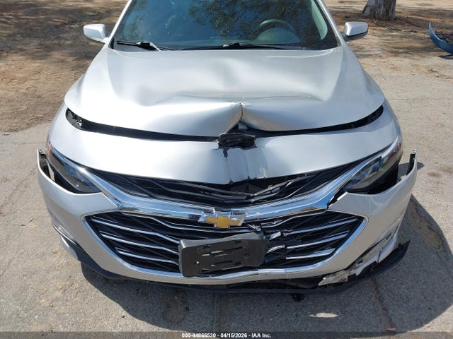 1G1ZD5ST0NF172056 Chevrolet Malibu Fwd Lt