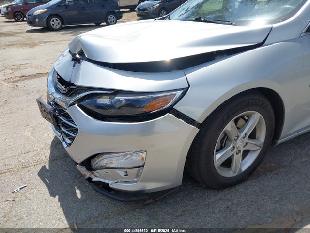 1G1ZD5ST0NF172056 Chevrolet Malibu Fwd Lt