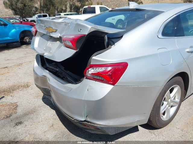 1G1ZD5ST0NF172056 Chevrolet Malibu Fwd Lt