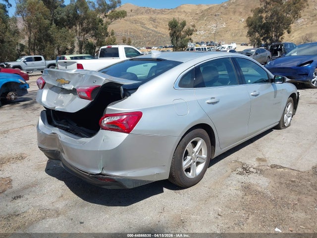 1G1ZD5ST0NF172056 Chevrolet Malibu Fwd Lt