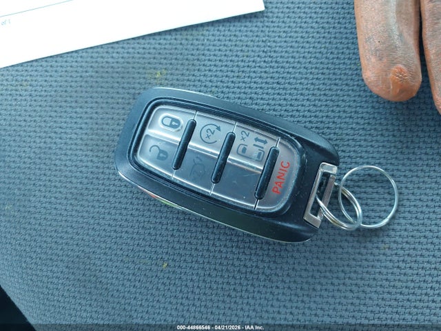 2C4RC1BG4HR501828 Chrysler Pacifica Touring-l
