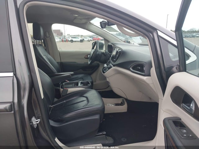 2C4RC1BG4HR501828 Chrysler Pacifica Touring-l